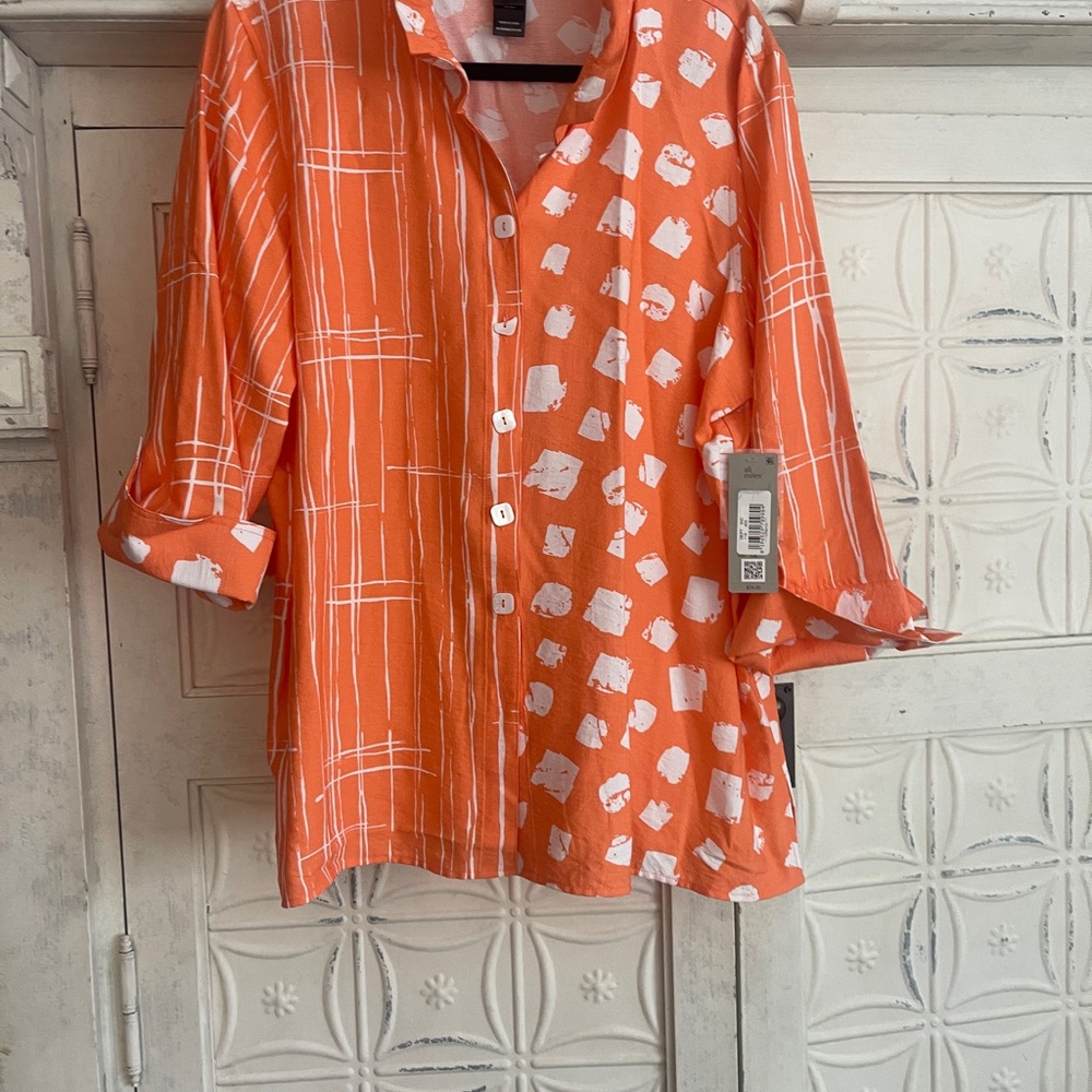 Ali Miles Orange and White Patterned Button-Up Blouse